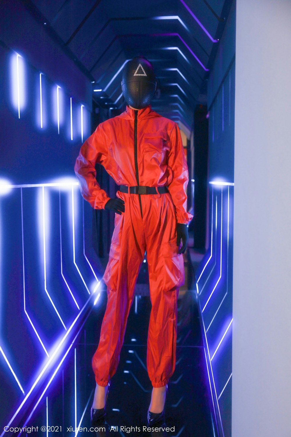 [XiuRen秀人网] 2021.11.25 No.4266 李雅柔182CM 超时空色彩视觉魅惑体验 性感写真 [54+1P]